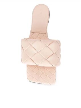 Bottega Veneta BV Lido Sandals in Bandage color